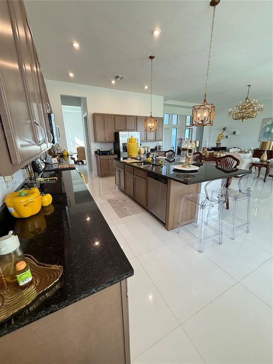 В аренду: $9,500 (4 спален, 4 ванн, 3873 Квадратных фут)