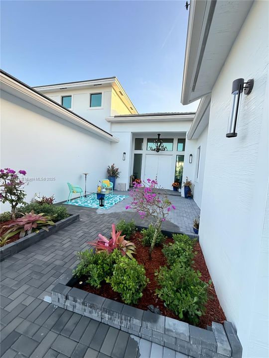 В аренду: $9,500 (4 спален, 4 ванн, 3873 Квадратных фут)