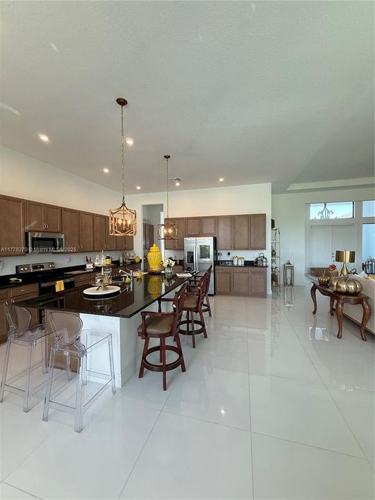 В аренду: $9,500 (4 спален, 4 ванн, 3873 Квадратных фут)