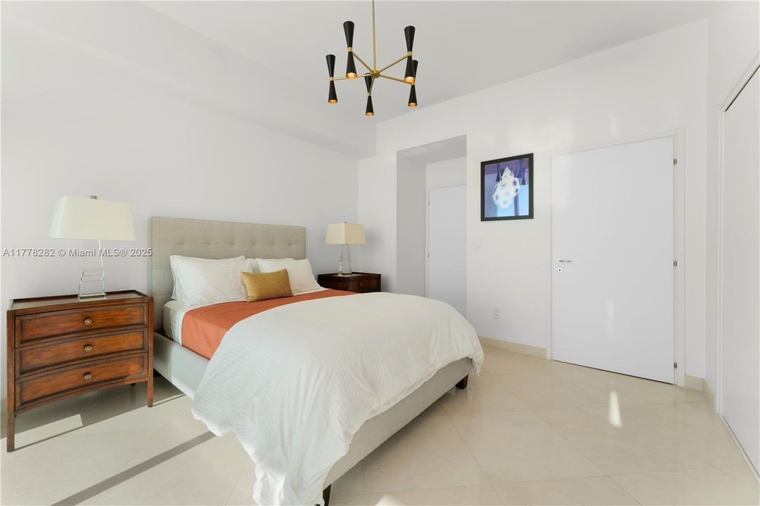 Recently Sold: $13,650,000 (3 beds, 4 baths, 3497 Square Feet)