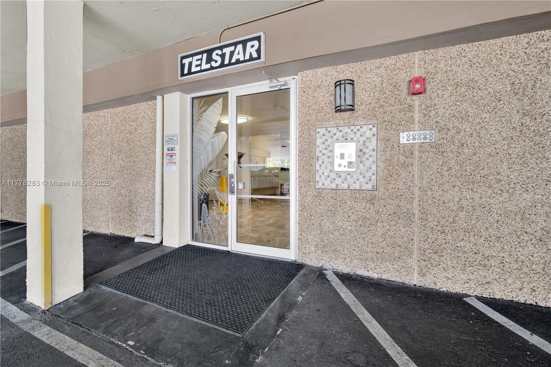 For Sale: $139,900 (1 beds, 1 baths, 688 Square Feet)