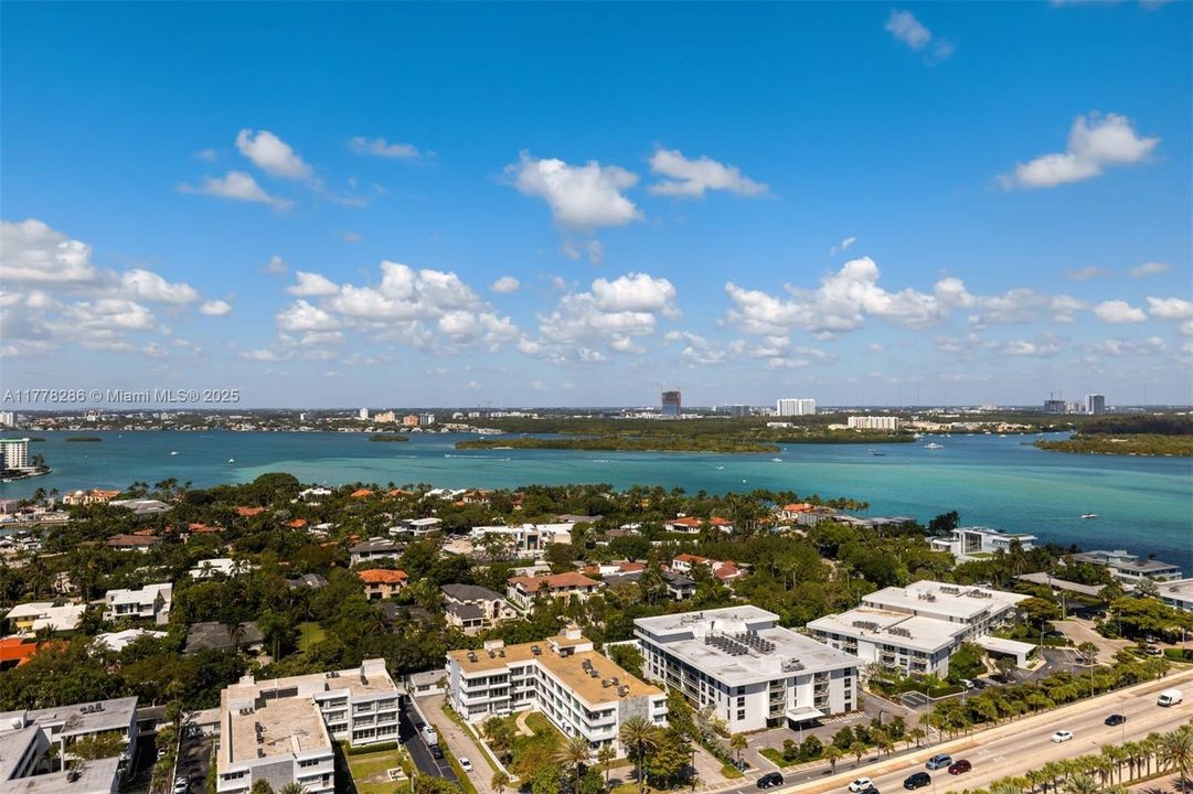 En Venta: $4,595,000 (4 camas, 4 baños, 2918 Pies cuadrados)