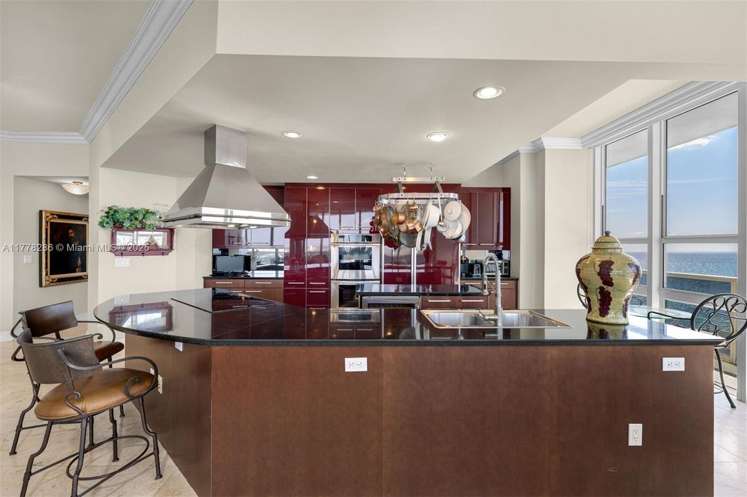 En Venta: $4,595,000 (4 camas, 4 baños, 2918 Pies cuadrados)