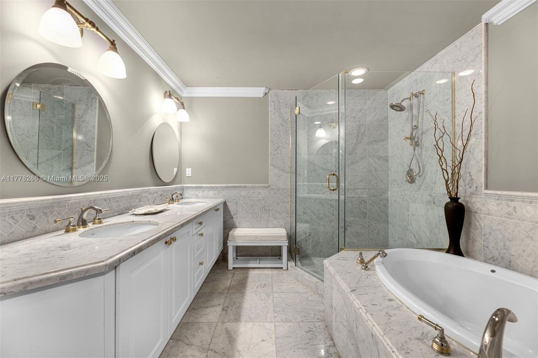 En Venta: $4,595,000 (4 camas, 4 baños, 2918 Pies cuadrados)