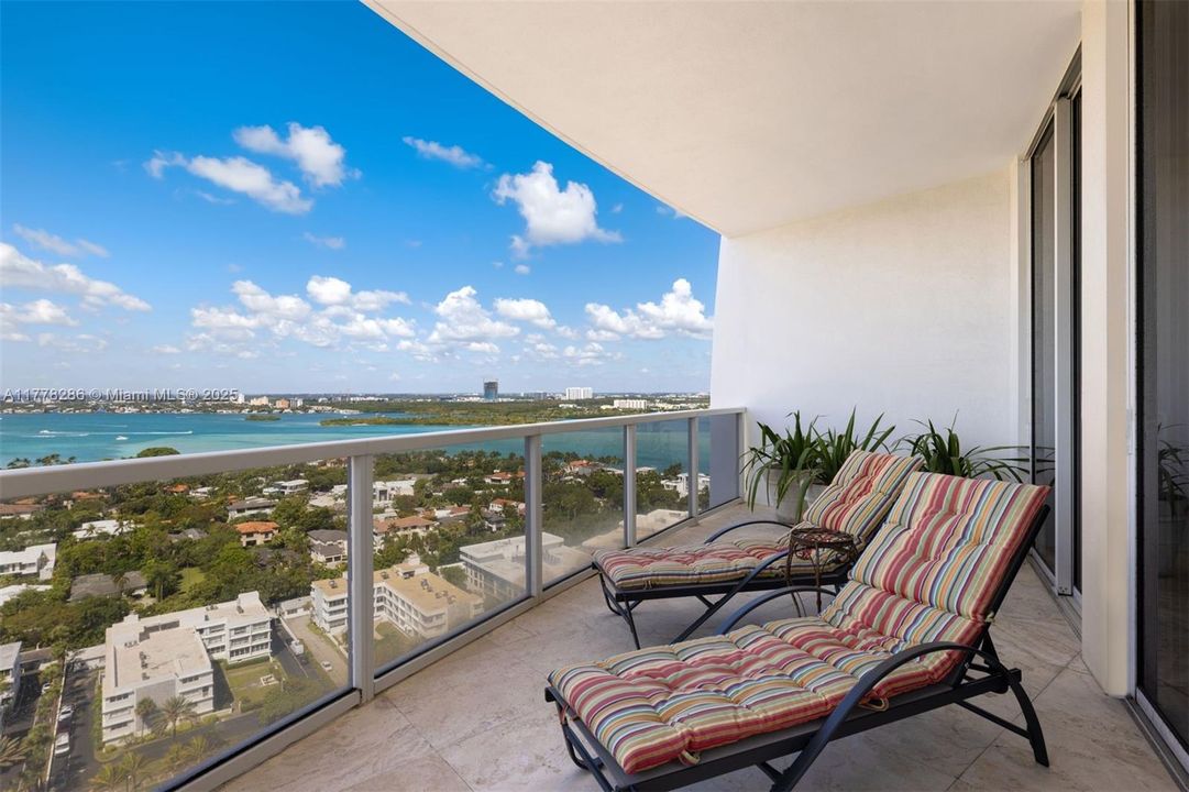 En Venta: $4,595,000 (4 camas, 4 baños, 2918 Pies cuadrados)