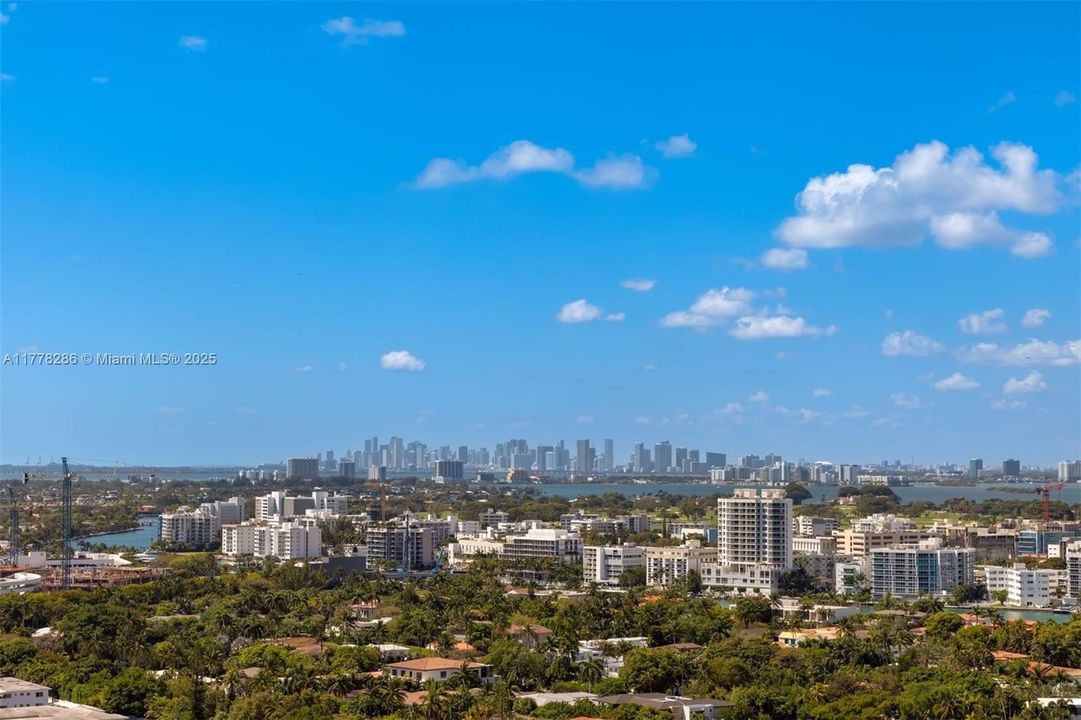 En Venta: $4,595,000 (4 camas, 4 baños, 2918 Pies cuadrados)