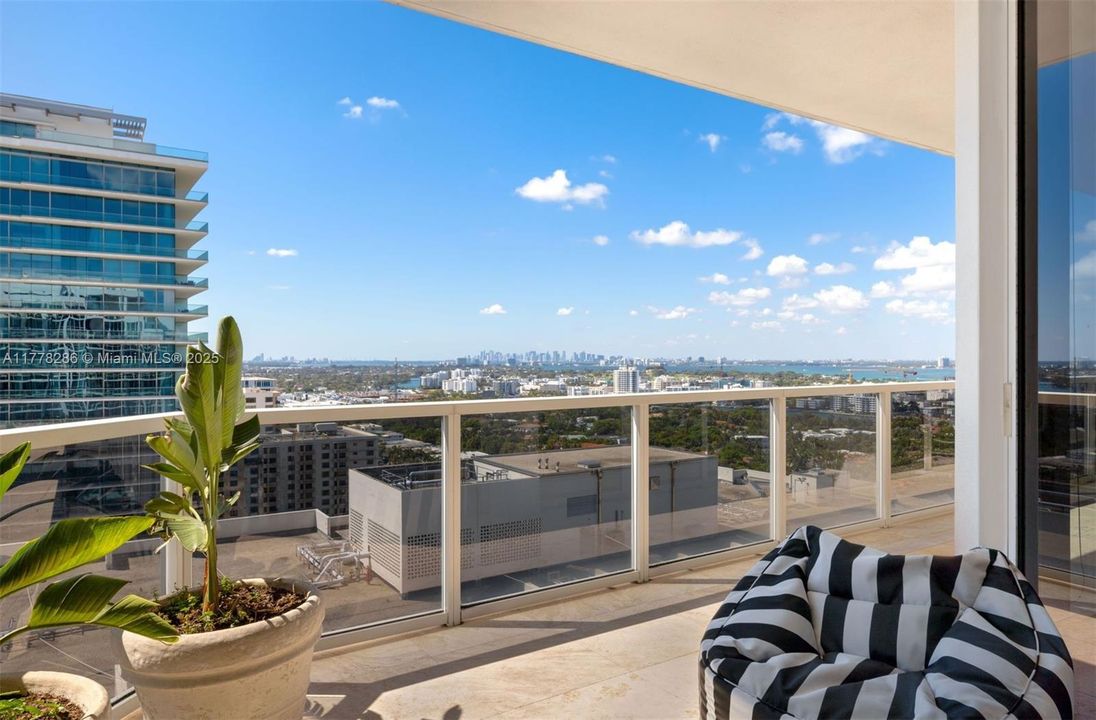 En Venta: $4,595,000 (4 camas, 4 baños, 2918 Pies cuadrados)