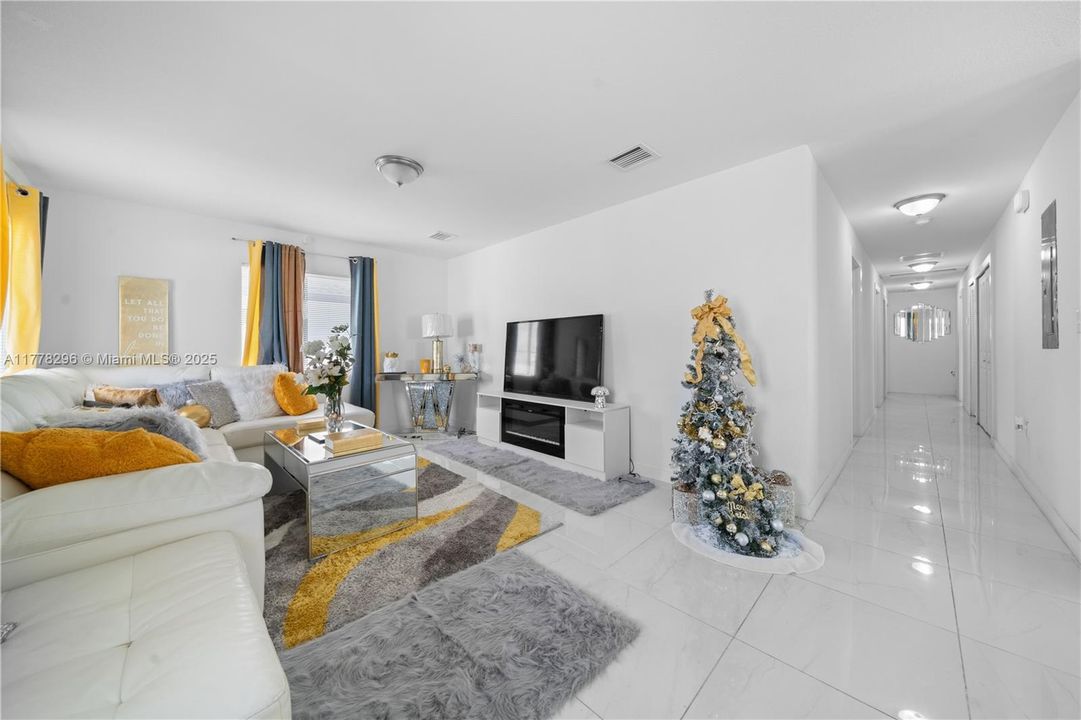 For Sale: $470,000 (4 beds, 2 baths, 1625 Square Feet)