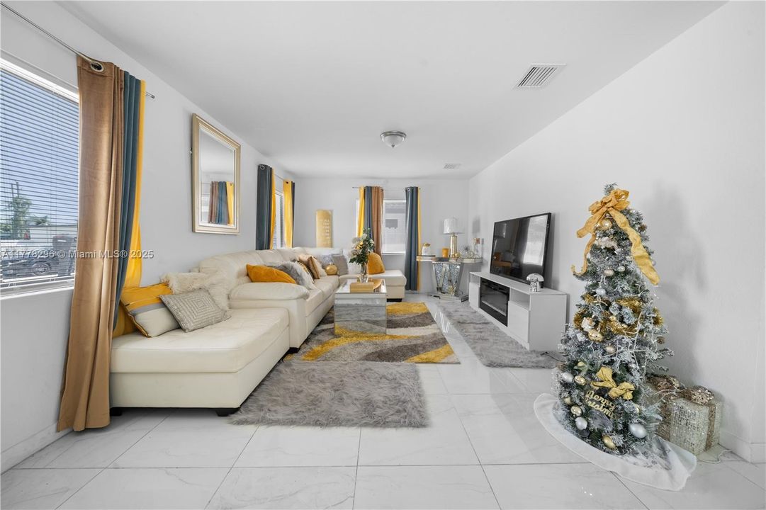 For Sale: $470,000 (4 beds, 2 baths, 1625 Square Feet)