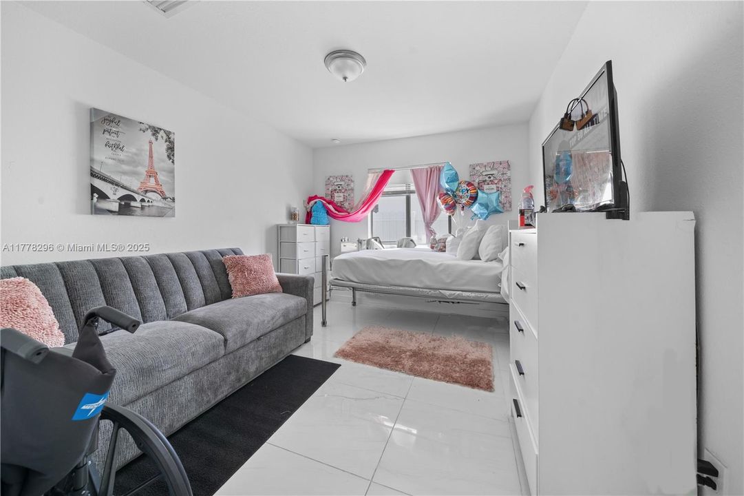 For Sale: $470,000 (4 beds, 2 baths, 1625 Square Feet)