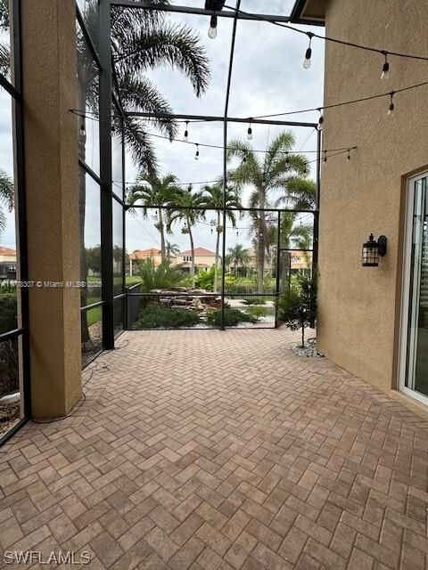 出租: $3,075 (4 贝兹, 2 浴室, 2675 平方英尺)