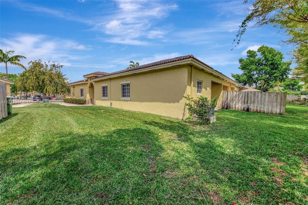 Recently Sold: $379,000 (3 beds, 2 baths, 1380 Square Feet)