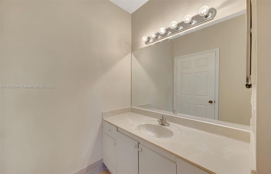 Recently Sold: $379,000 (3 beds, 2 baths, 1380 Square Feet)