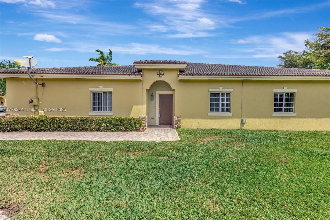 Recently Sold: $379,000 (3 beds, 2 baths, 1380 Square Feet)