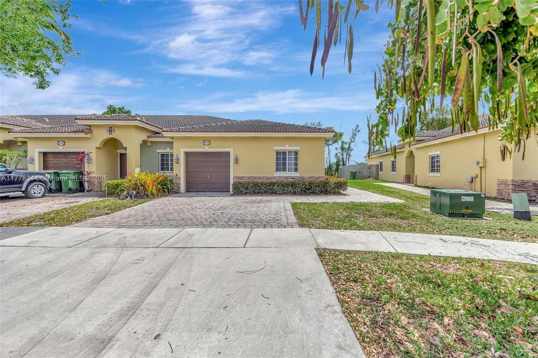 Recently Sold: $379,000 (3 beds, 2 baths, 1380 Square Feet)