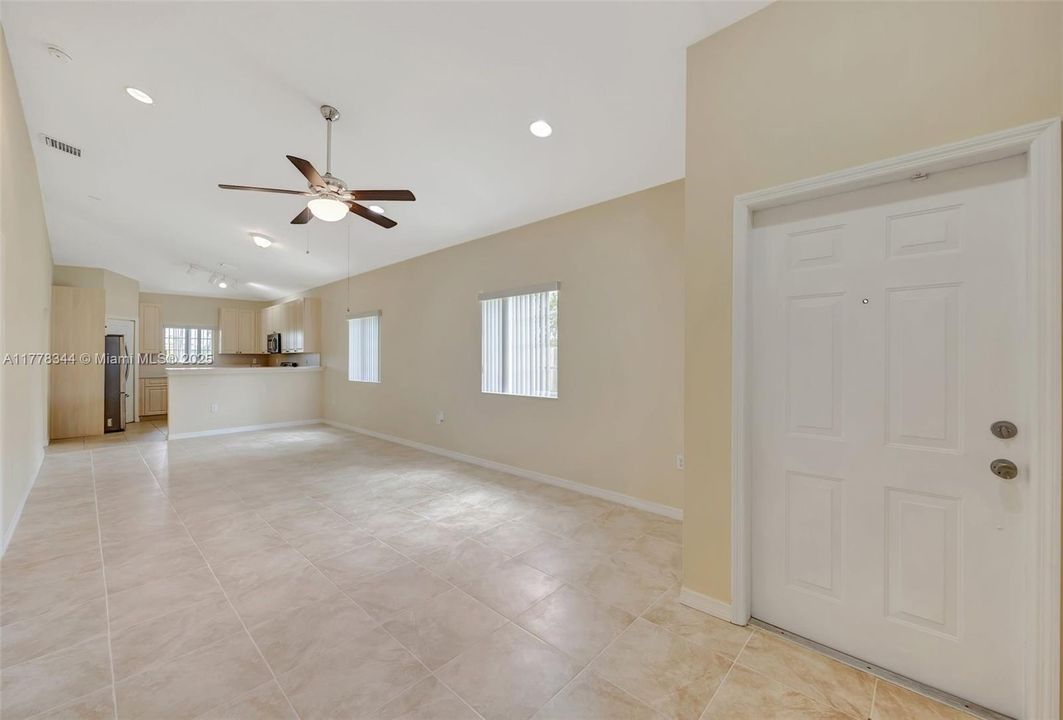 Recently Sold: $379,000 (3 beds, 2 baths, 1380 Square Feet)