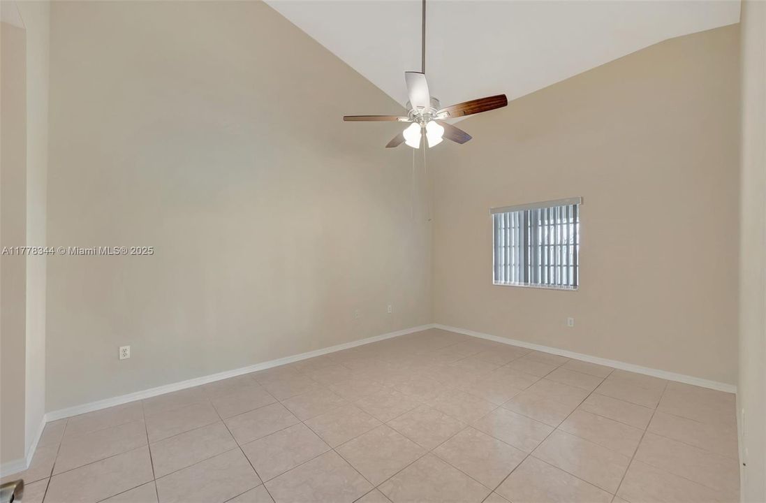 Recently Sold: $379,000 (3 beds, 2 baths, 1380 Square Feet)