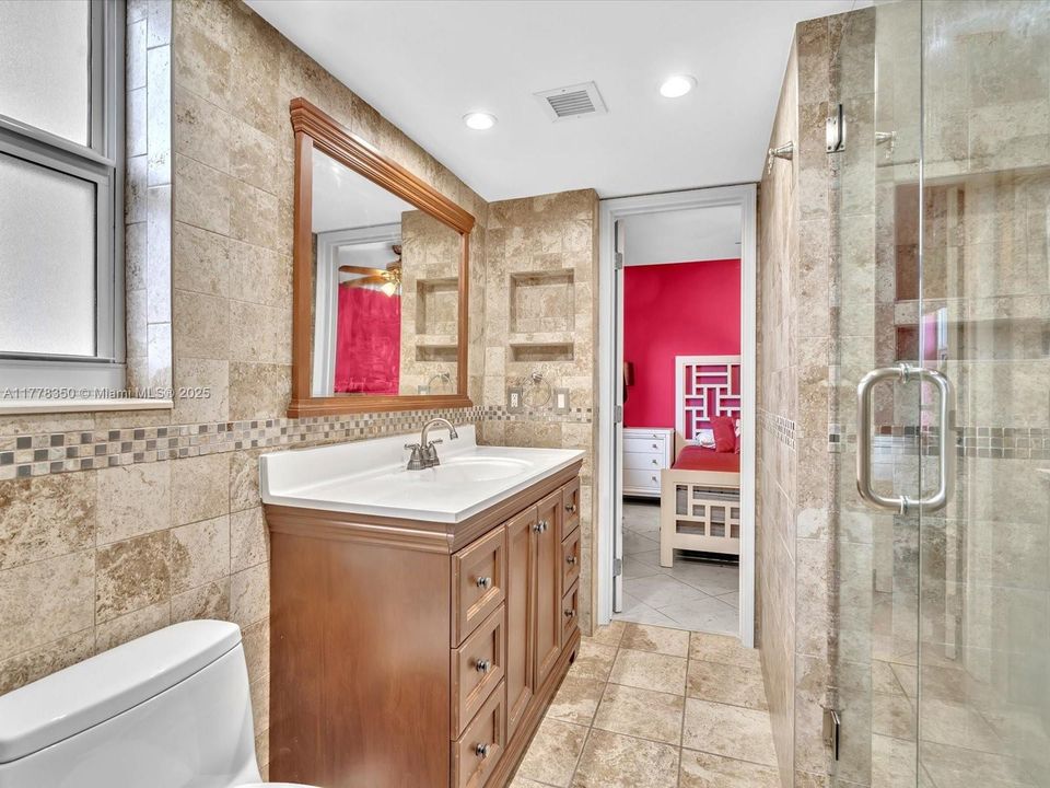 Vendido Recientemente: $375,000 (2 camas, 1 baños, 756 Pies cuadrados)