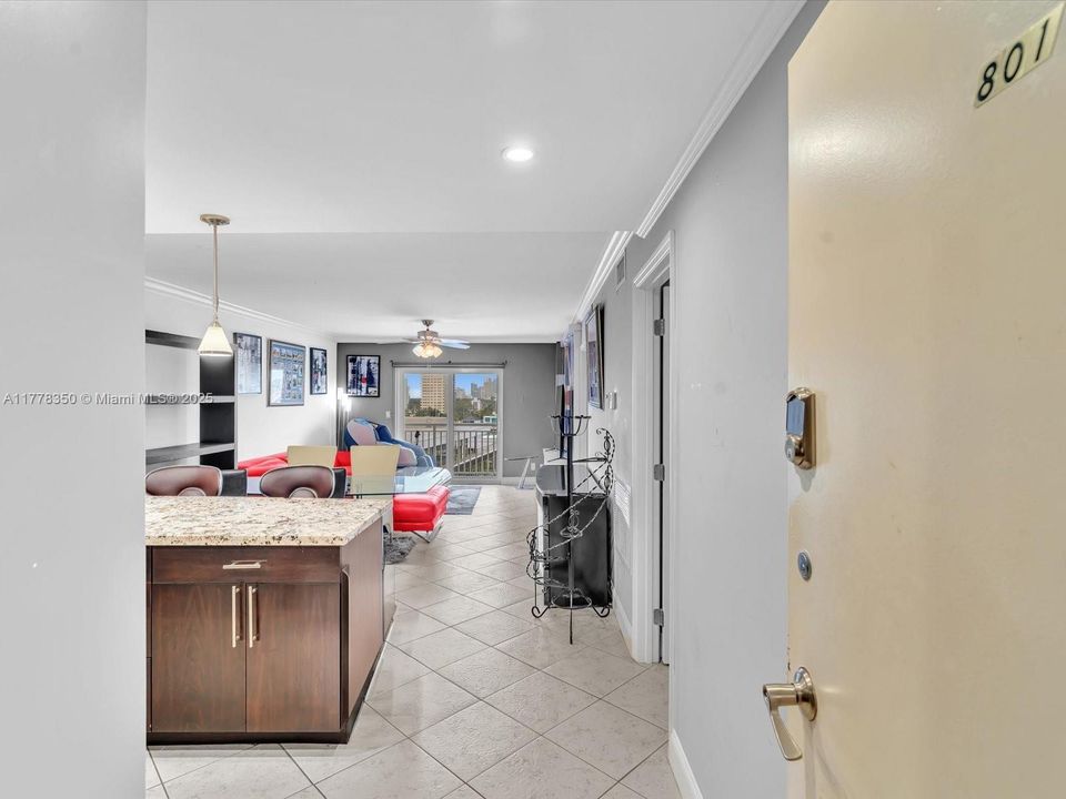 Vendido Recientemente: $375,000 (2 camas, 1 baños, 756 Pies cuadrados)