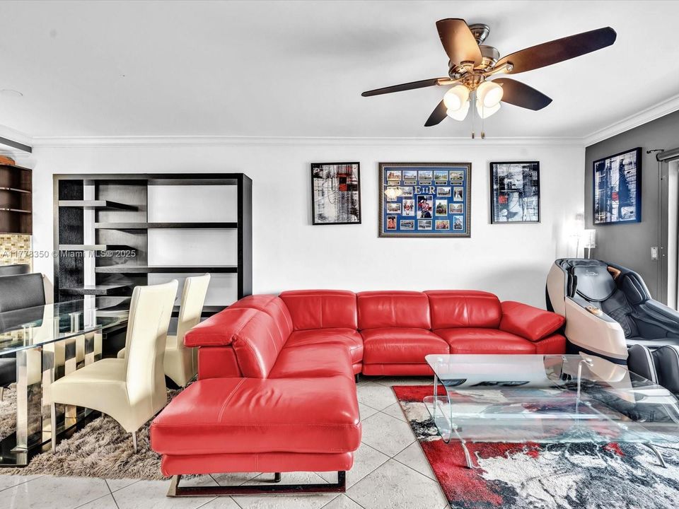 Vendido Recientemente: $375,000 (2 camas, 1 baños, 756 Pies cuadrados)