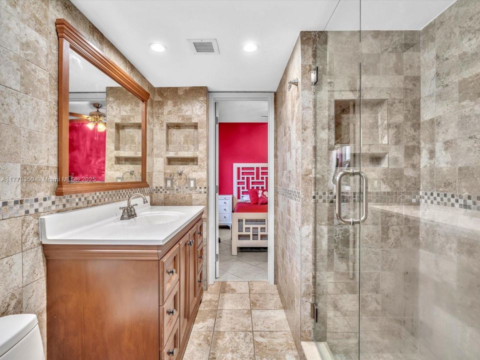 Vendido Recientemente: $375,000 (2 camas, 1 baños, 756 Pies cuadrados)