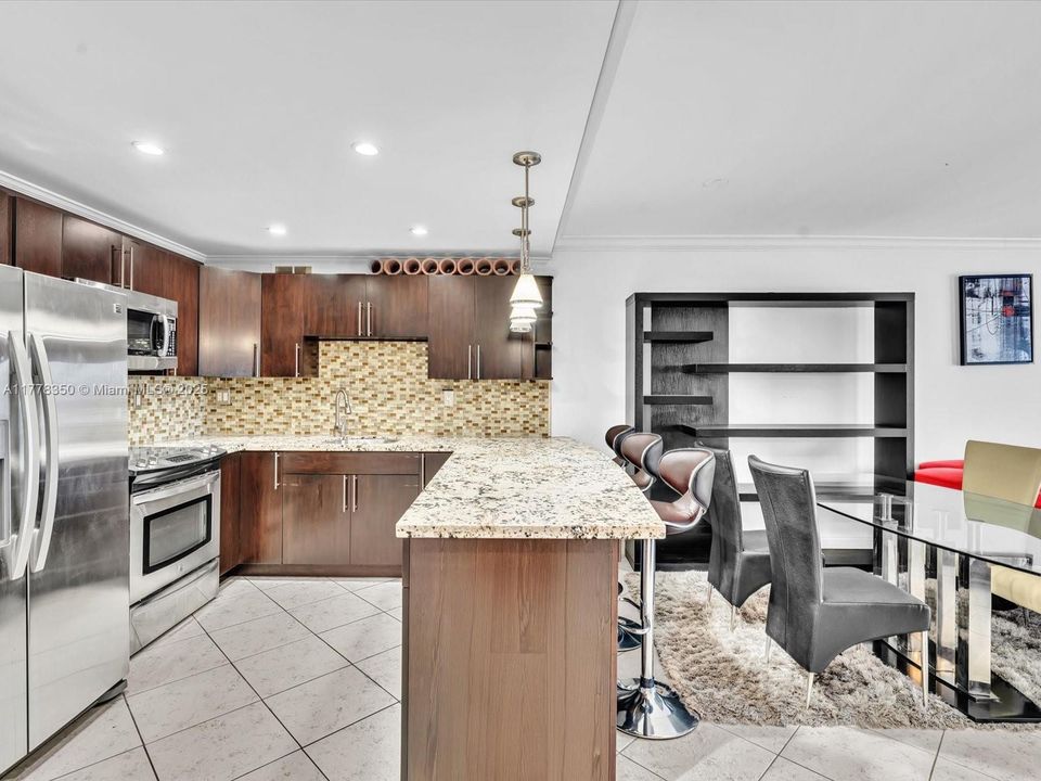 Vendido Recientemente: $375,000 (2 camas, 1 baños, 756 Pies cuadrados)