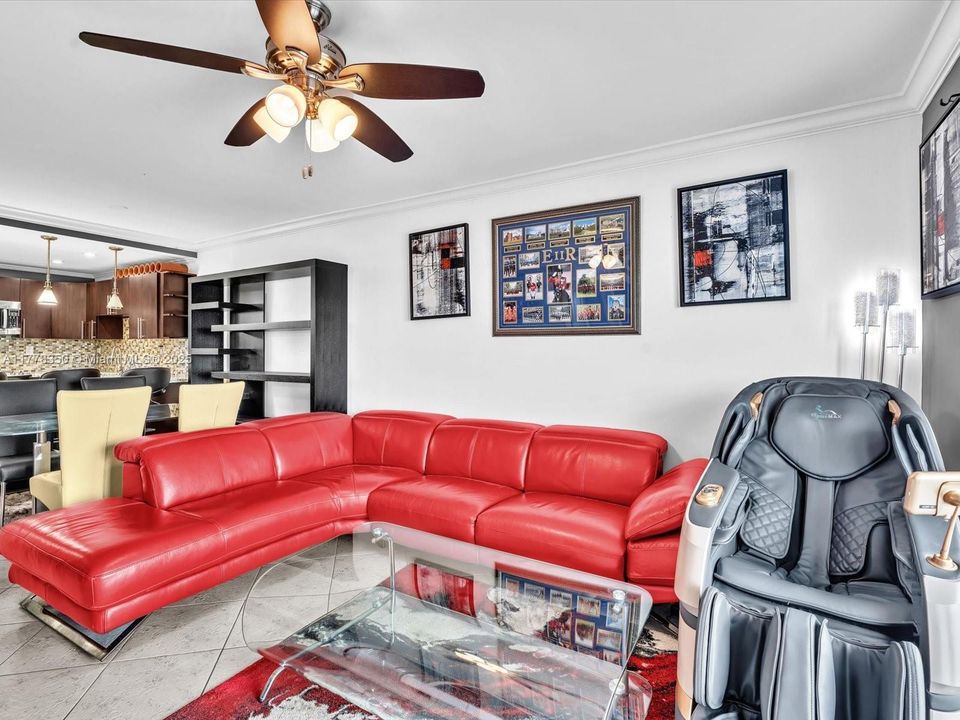 Vendido Recientemente: $375,000 (2 camas, 1 baños, 756 Pies cuadrados)