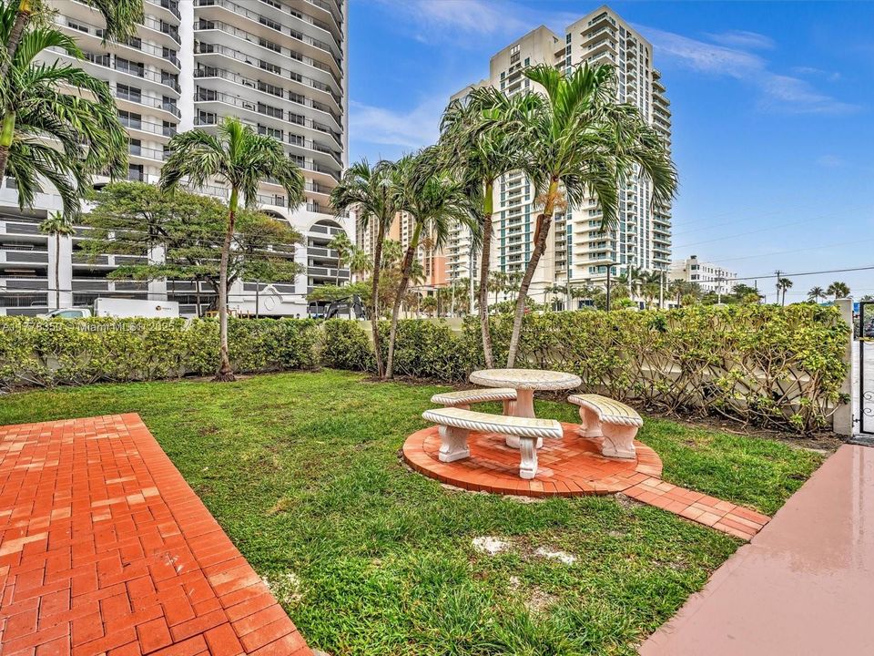 Vendido Recientemente: $375,000 (2 camas, 1 baños, 756 Pies cuadrados)