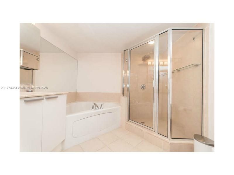 待售: $1,300,000 (2 贝兹, 2 浴室, 1637 平方英尺)