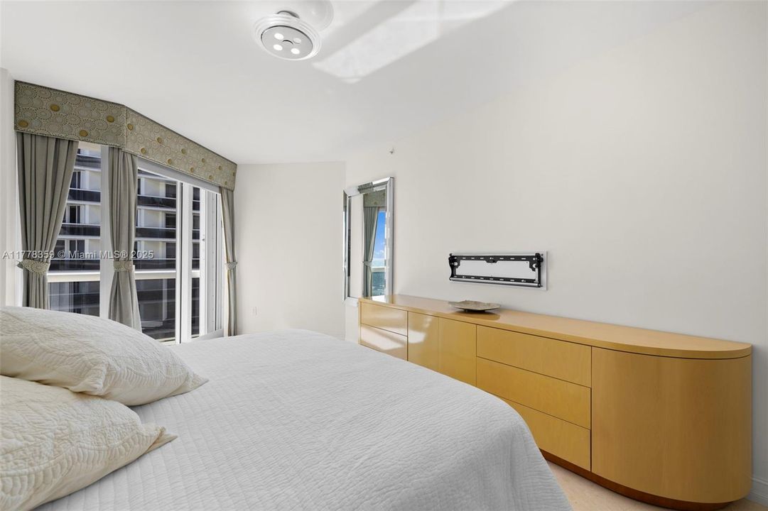 En Venta: $1,499,000 (2 camas, 2 baños, 1740 Pies cuadrados)