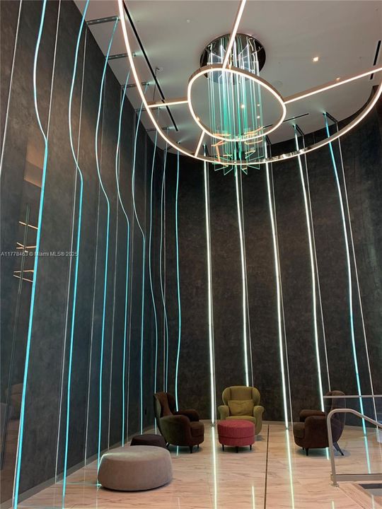 Recently Rented: $4,850 (1 beds, 1 baths, 839 Square Feet)