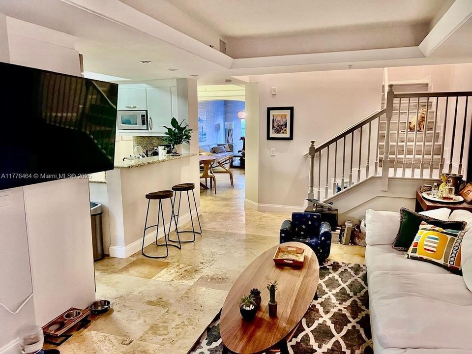 Active With Contract: $7,300 (3 beds, 3 baths, 2327 Square Feet)