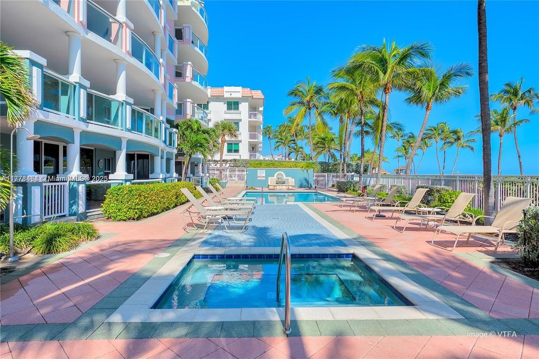 Active With Contract: $7,300 (3 beds, 3 baths, 2327 Square Feet)