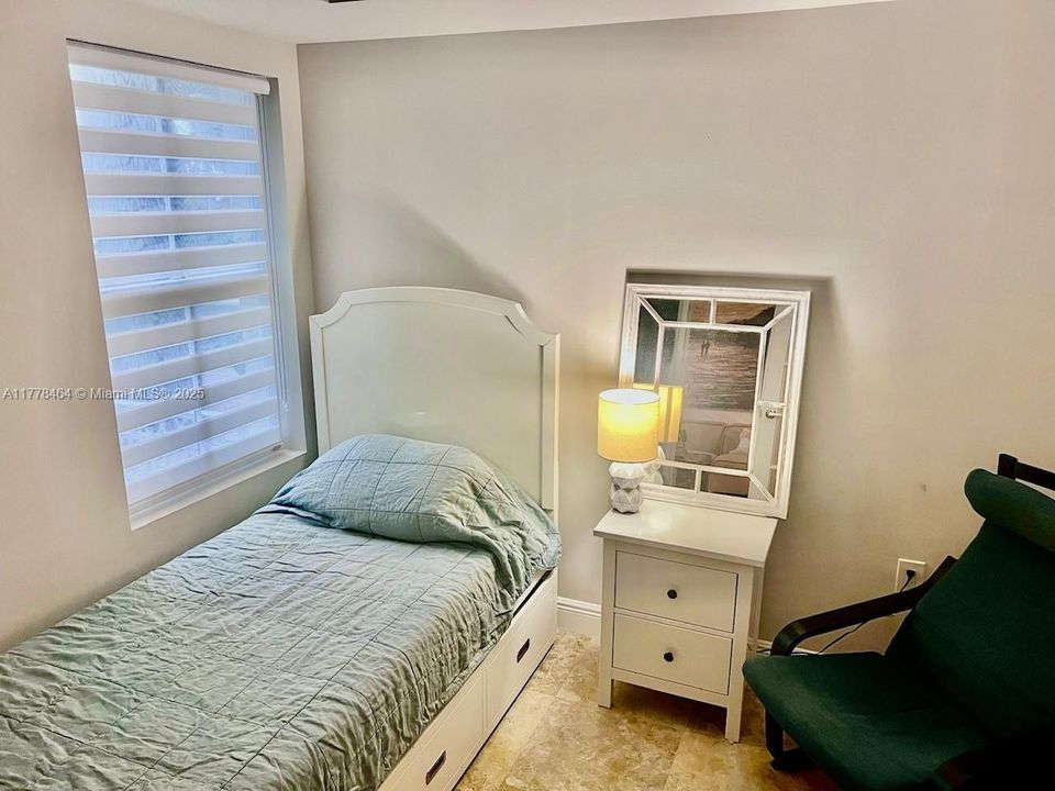 Active With Contract: $7,300 (3 beds, 3 baths, 2327 Square Feet)