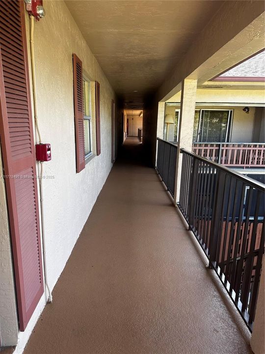 For Rent: $2,300 (2 beds, 2 baths, 986 Square Feet)