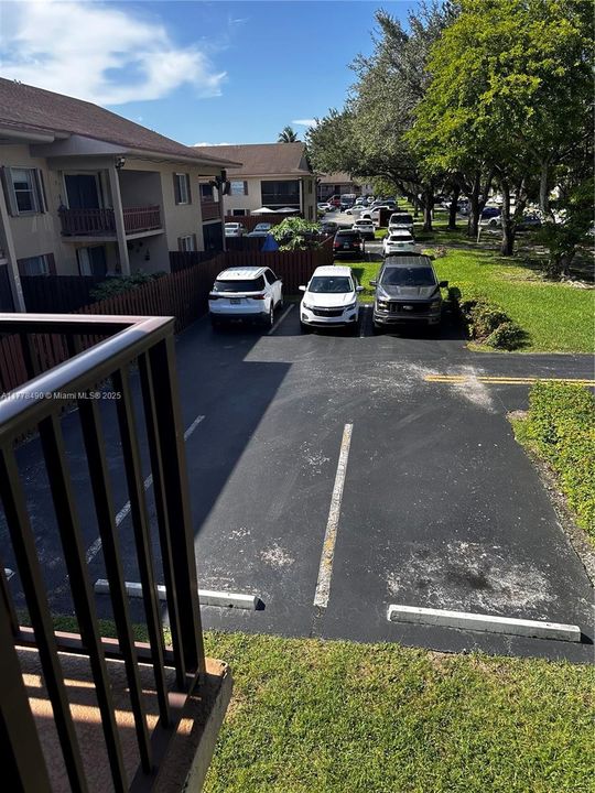 For Rent: $2,300 (2 beds, 2 baths, 986 Square Feet)