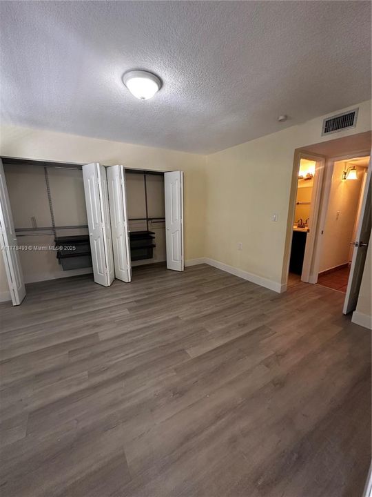 For Rent: $2,300 (2 beds, 2 baths, 986 Square Feet)