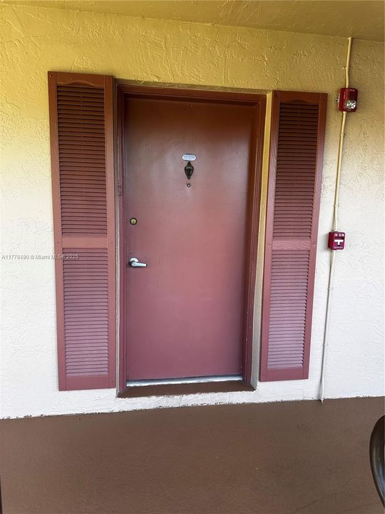 For Rent: $2,300 (2 beds, 2 baths, 986 Square Feet)