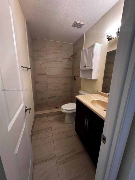 For Rent: $2,300 (2 beds, 2 baths, 986 Square Feet)