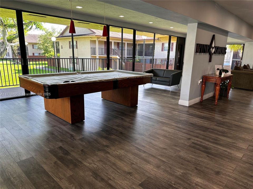 For Rent: $2,300 (2 beds, 2 baths, 986 Square Feet)