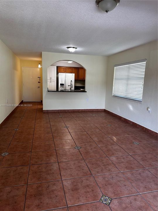 For Rent: $2,300 (2 beds, 2 baths, 986 Square Feet)