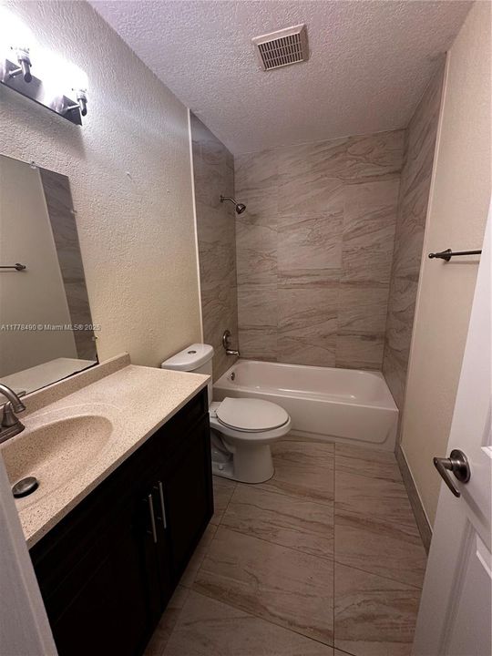 For Rent: $2,300 (2 beds, 2 baths, 986 Square Feet)