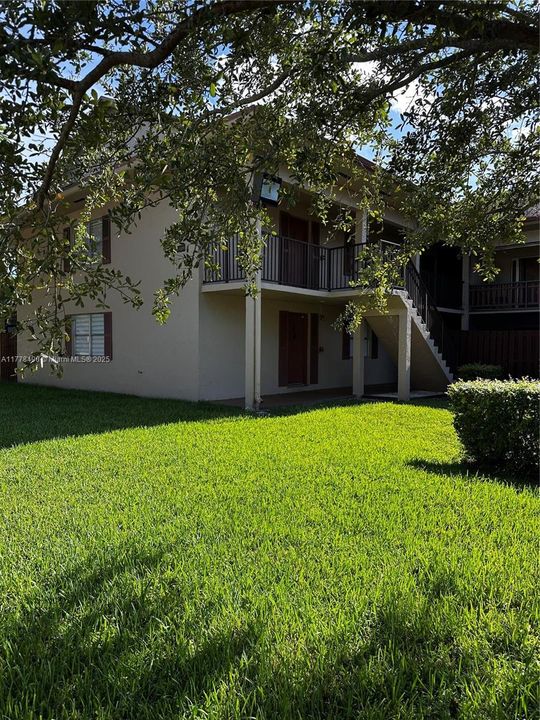 For Rent: $2,300 (2 beds, 2 baths, 986 Square Feet)