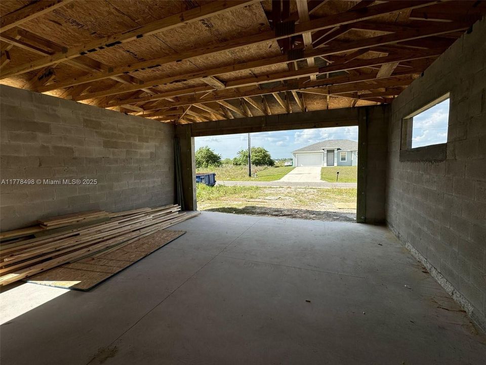 待售: $355,000 (4 贝兹, 2 浴室, 0 平方英尺)