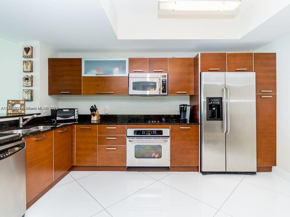 Recently Rented: $4,700 (3 beds, 2 baths, 2020 Square Feet)