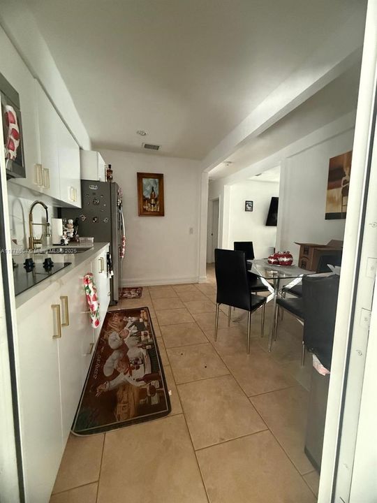 Недавно продано: $399,000 (2 спален, 1 ванн, 1428 Квадратных фут)