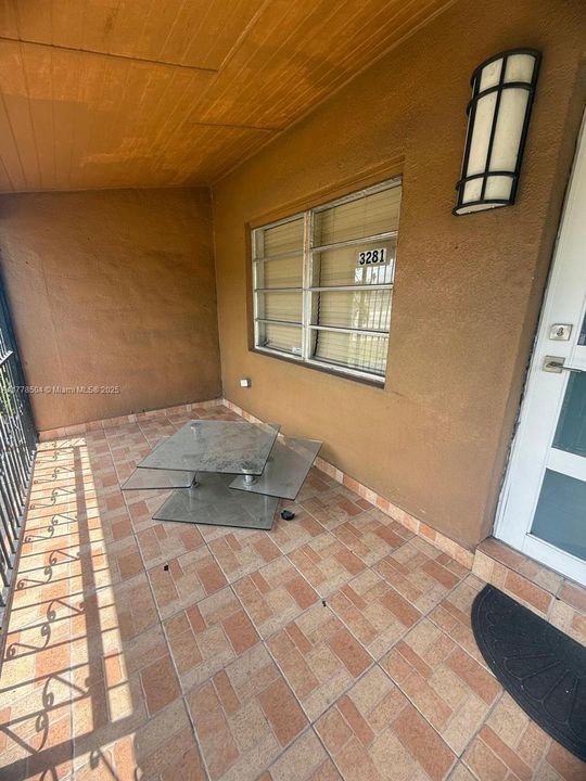 Недавно продано: $399,000 (2 спален, 1 ванн, 1428 Квадратных фут)