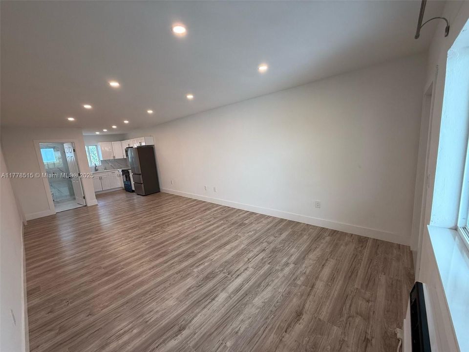 Recently Rented: $2,000 (0 beds, 1 baths, 0 Square Feet)