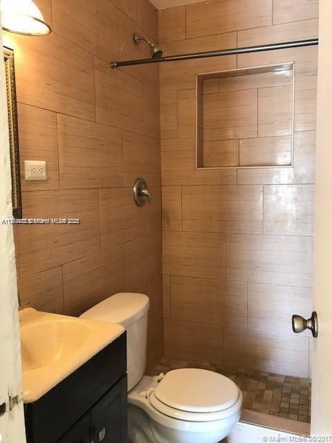 Недавно арендовано: $2,000 (3 спален, 1 ванн, 1704 Квадратных фут)