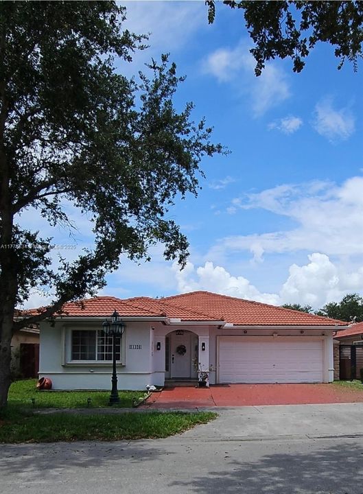 En Venta: $709,800 (3 camas, 2 baños, 1913 Pies cuadrados)